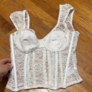 EDIKTED Elegant White Lace Bustier